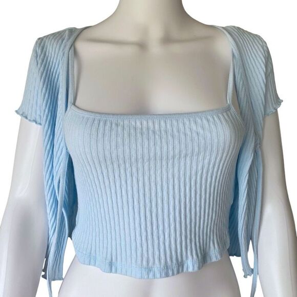coquette pastel layered tie-front crop top - Picture 3 of 4
